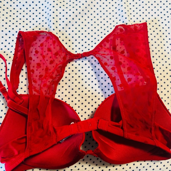 Victoria’s Secret push up bra with net and velvet details - Picture 5 of 6